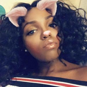 Meet your Posher, Tia yonna